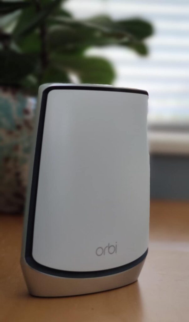 Review Orbi AX6000 RBK852 een absurd snelle router + satelliet