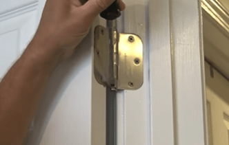 How to open a deadbolt lock with a screwdriver - Smart Locker