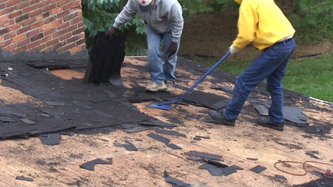 How to Cut Asphalt Shingle Roofing for a More Efficient TearOff