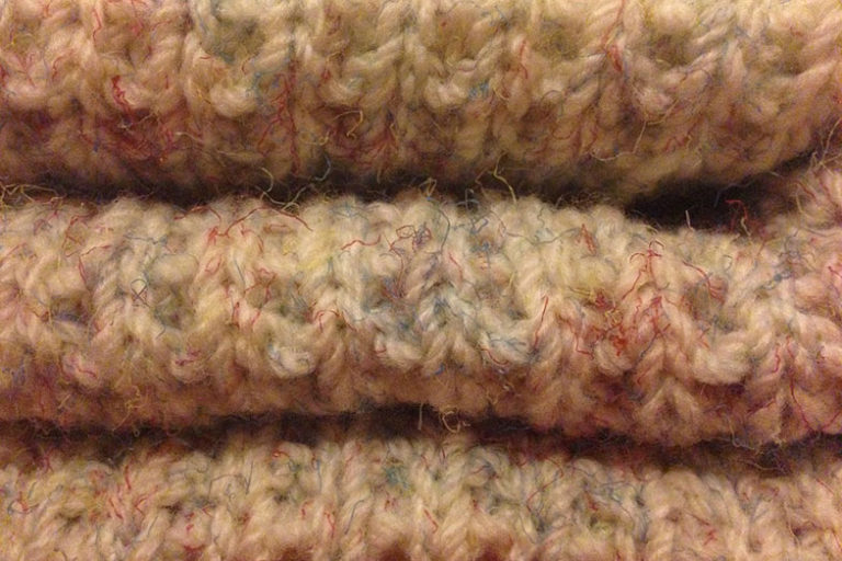 How to Get Dog Hair off a Wool Blanket (5 Tips) Smart Sleeping Tips