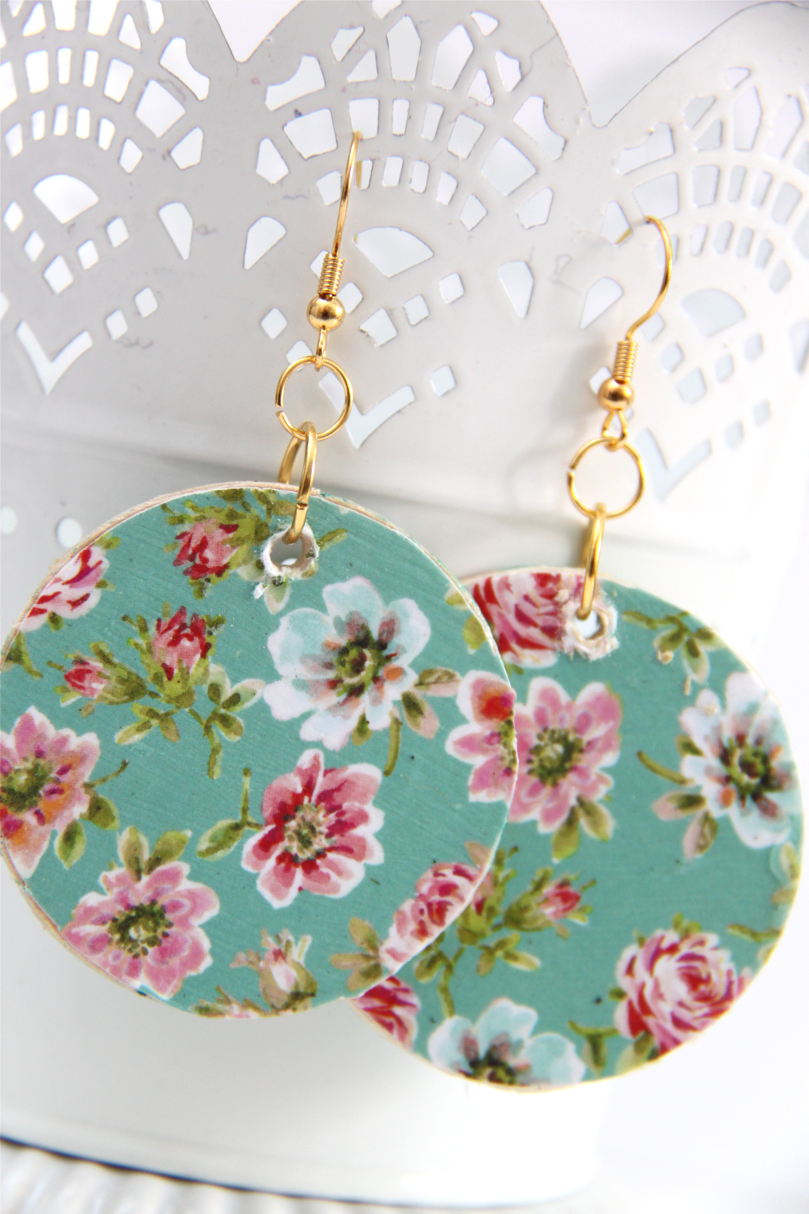 How to Make Floral Wooden Circle Earrings Smashed Peas & Carrots