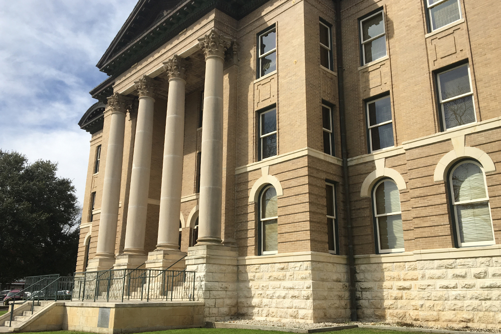 Democratic candidate Moira Zinn announces campaign for Hays County