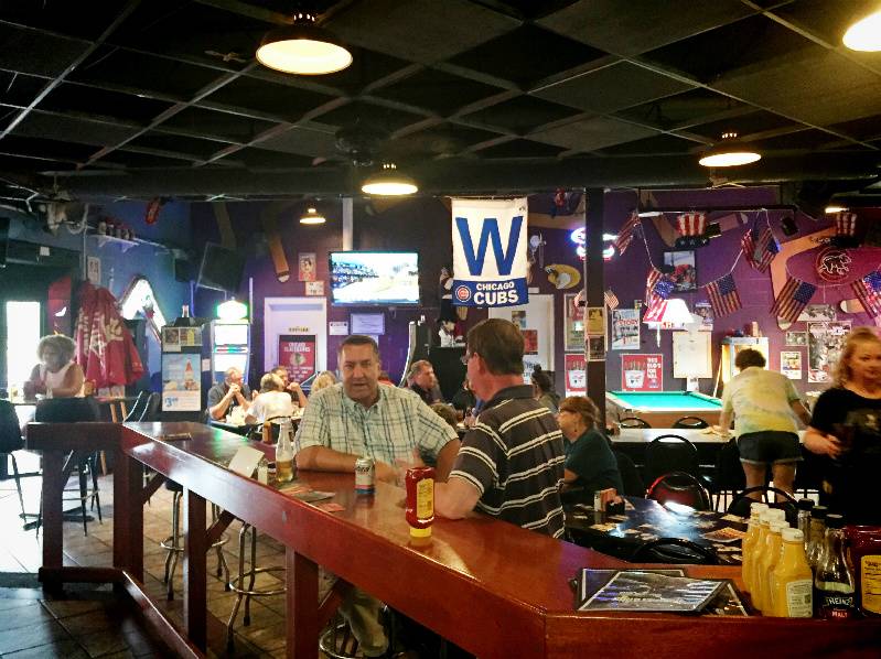Boomerangs is a quintessential dive bar Smile Politely — Champaign