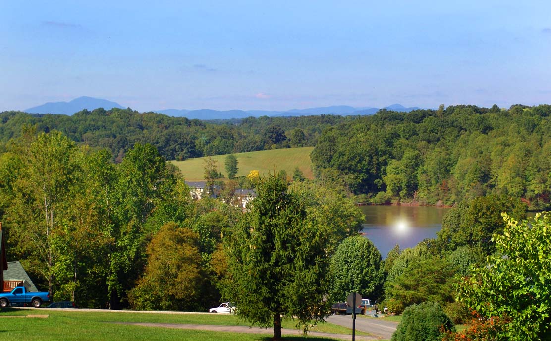 Smith Mountain Lake Real Estate Noreen Hartkern REALTOR