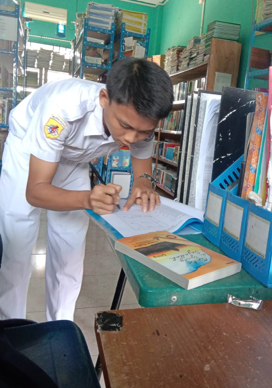 Gerakan Menyumbang Satu Buku Untuk Almamater SMK NEGERI