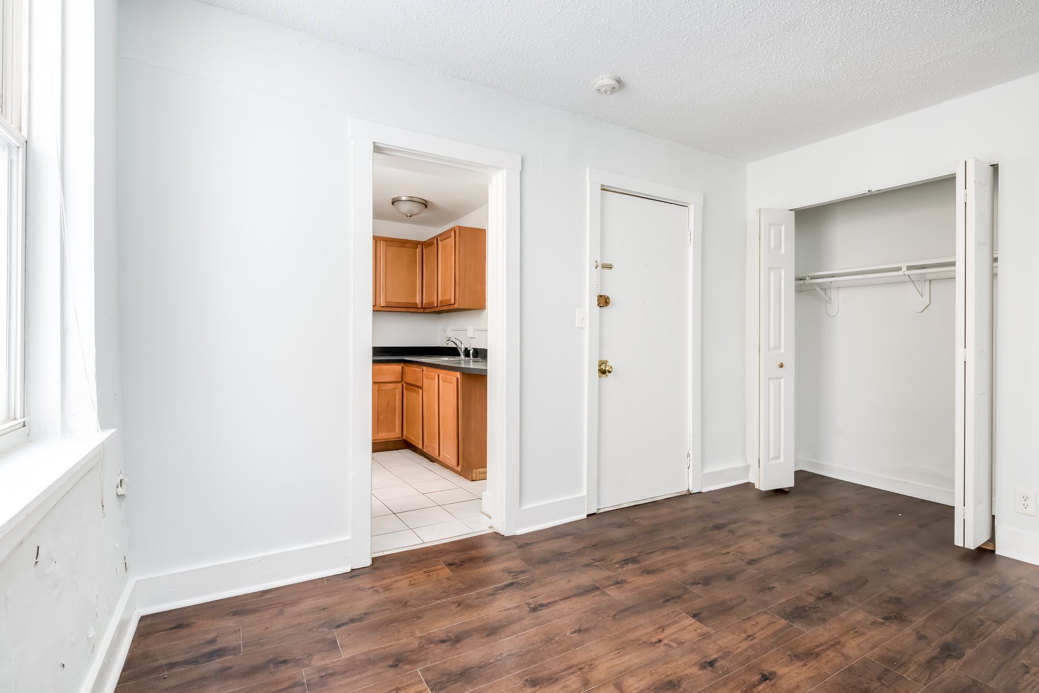 3727 North Pine Grove Ave 109 S&M Building Management