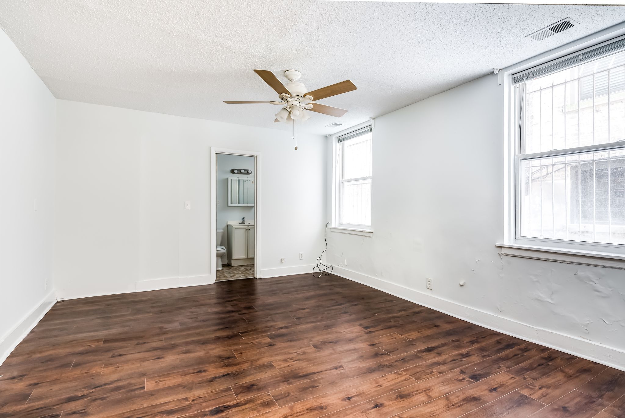 3727 North Pine Grove Ave 109 S&M Building Management