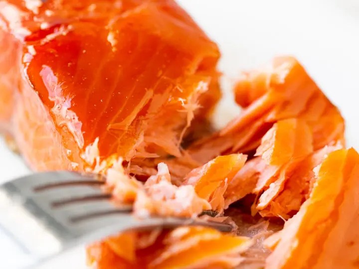 Can Chickens Eat Smoked Salmon? Safe Feeding Guide Smokedbyewe