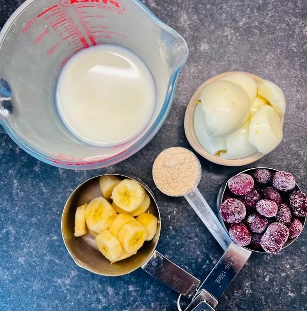 High Protein Egg White Smoothie (45+ Grams Of Protein)