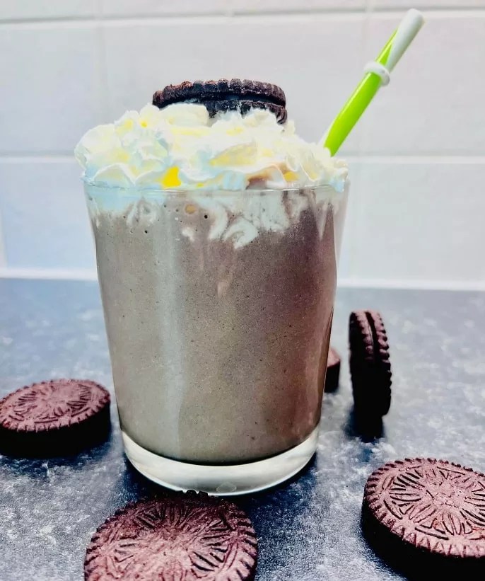 Oreo Smoothie [3Ingredients]