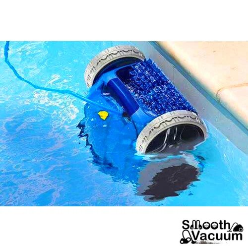 How Does a Pool Vacuum Contribute to Pool Maintenance? Smoothvacuum