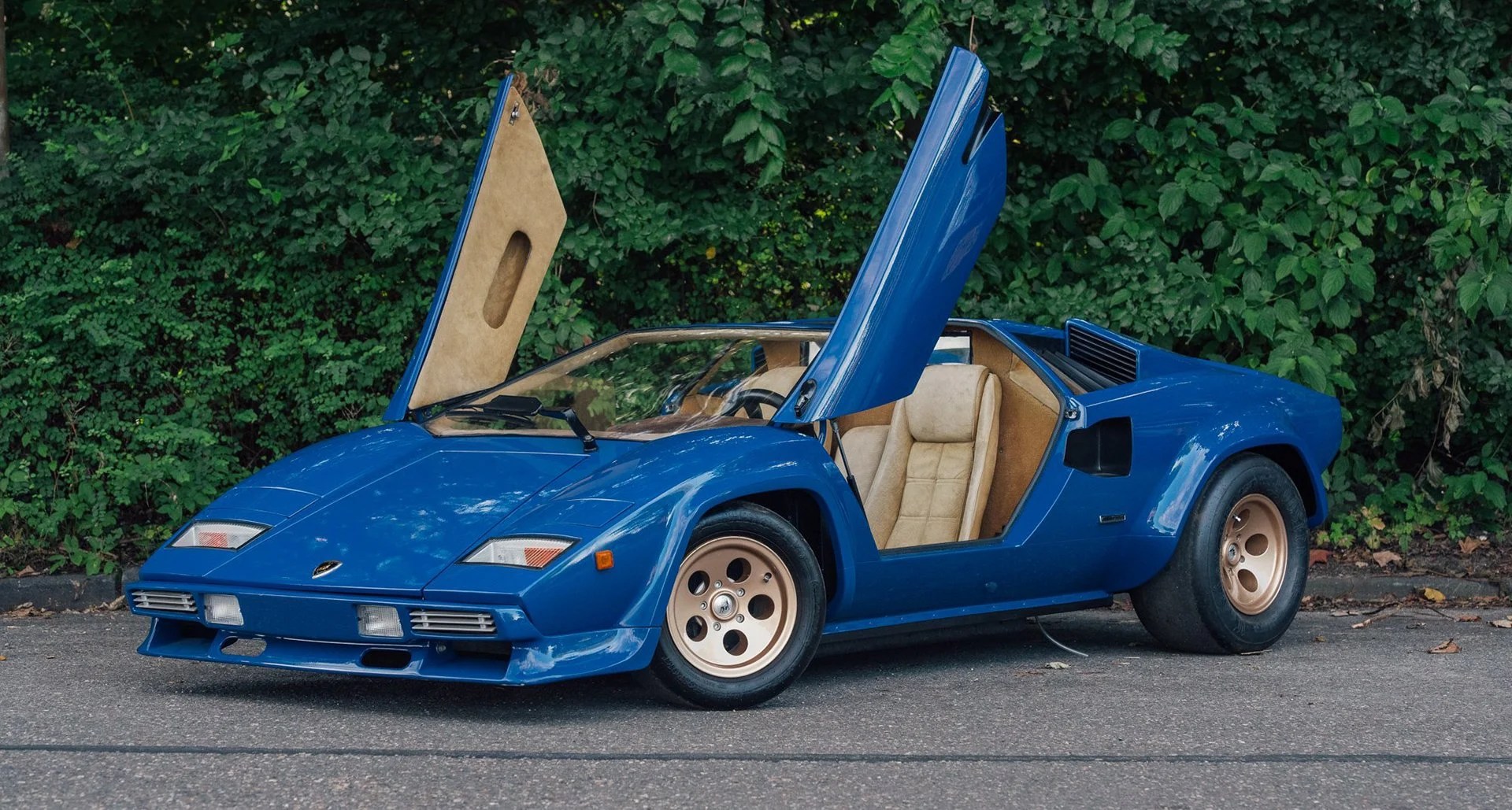 All we want for Christmas is this Countach junior car