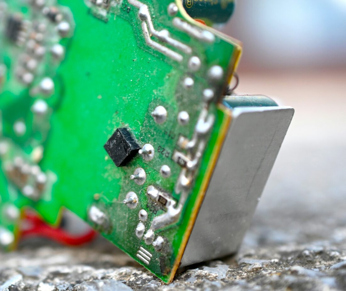 Experts Predict The Death Of These Technologies In 2024 SnapTech News(03)
