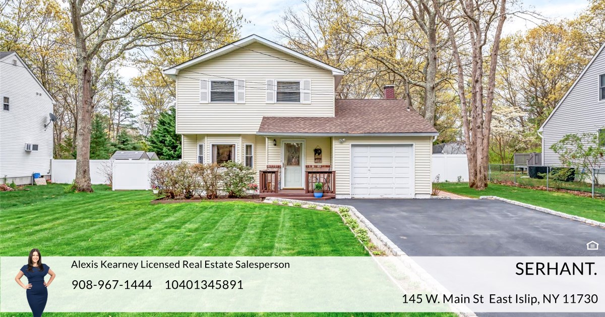 26 Carlin Dr, Mastic, NY 11950