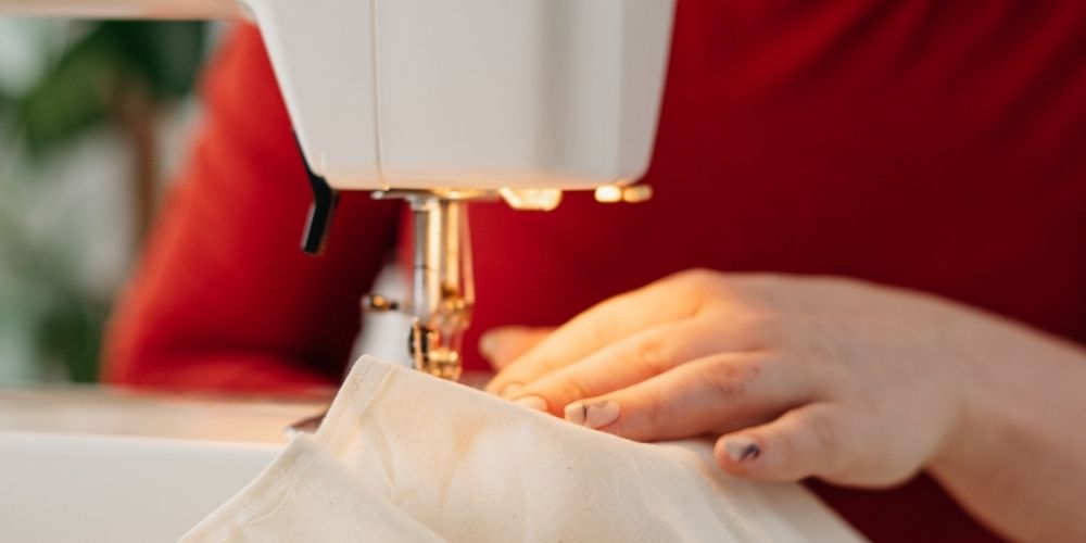 Best Sewing Machine For Curtains Snazzy Needle // Sewing Simplified