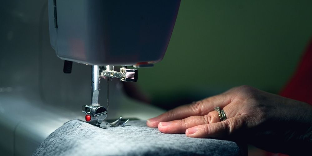 Best Vintage Sewing Machine For Leather Snazzy Needle // Sewing