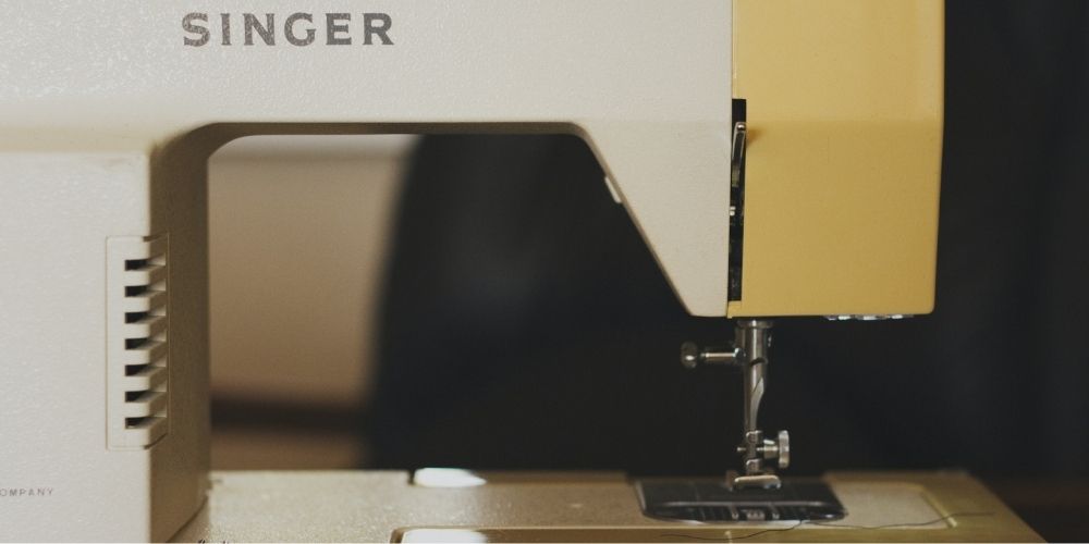 Best Mechanical Sewing Machines Snazzy Needle // Sewing Simplified