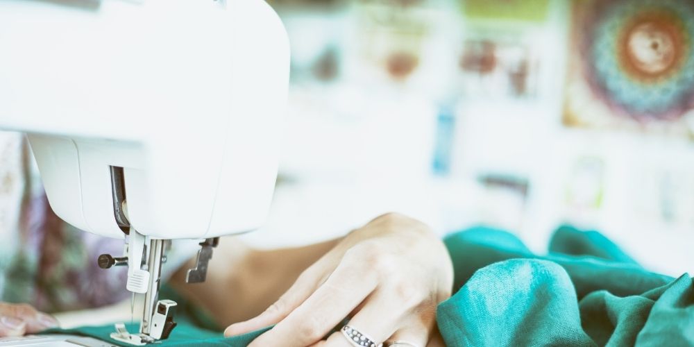 Singer 9960 VS 9980 VS 9985 Snazzy Needle // Sewing Simplified