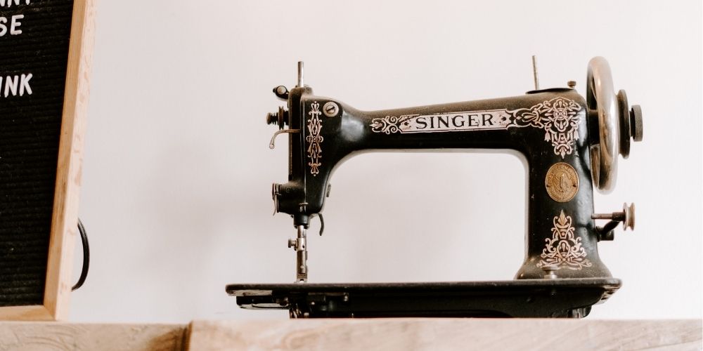 Singer 4411 Review Snazzy Needle // Sewing Simplified