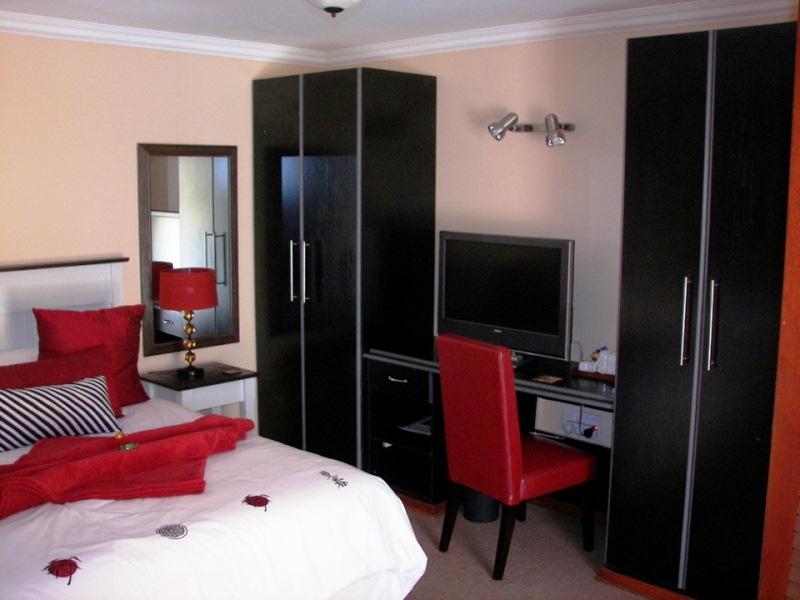 De Home Ekhaya Guest House Secure Your Hotel, SelfCatering, or Bed