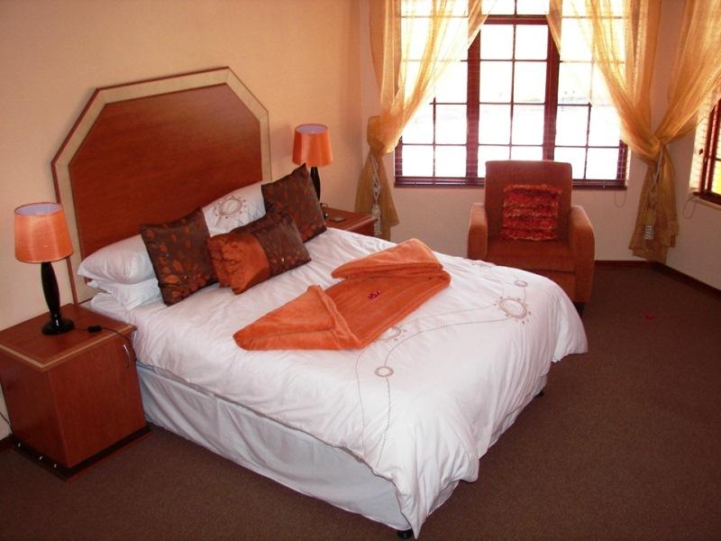 De Home Ekhaya Guest House Secure Your Hotel, SelfCatering, or Bed