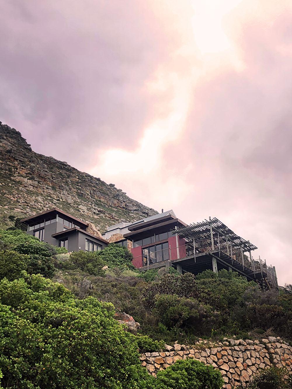 Misty Cliffs Cliffhouse