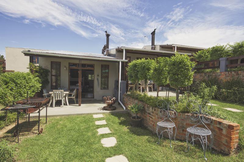 A Hilltop Country Retreat Secure Your Holiday, SelfCatering, or Bed