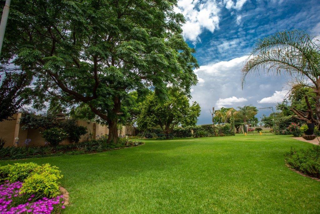 Tswingwana Guest Lodge Get the Best Deal Book Self