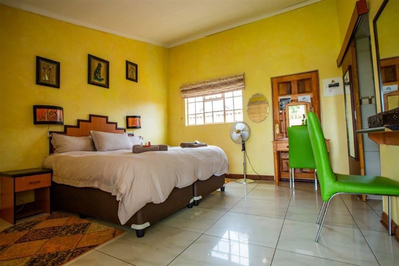 Tswingwana Guest Lodge Get the Best Deal Book Self