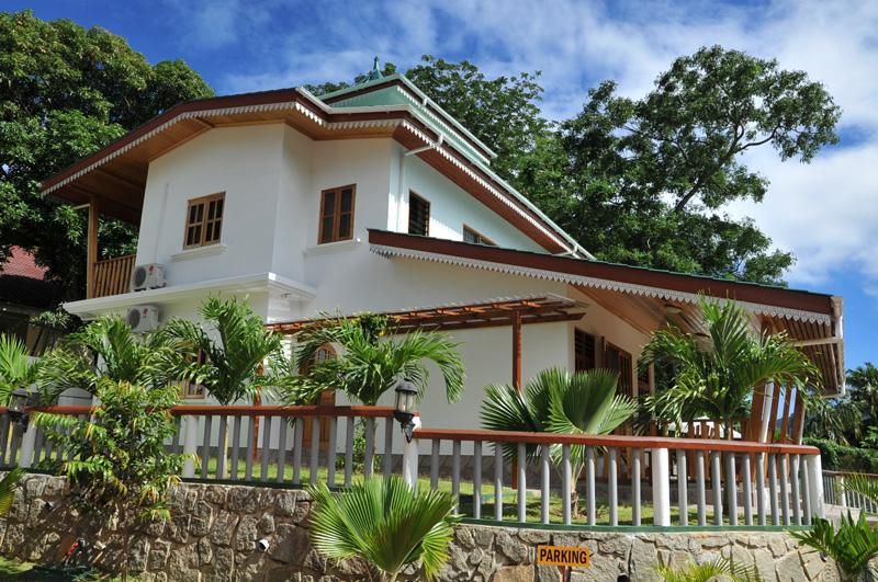 La Fontaine Holiday Apartment Get the Best Deal Book