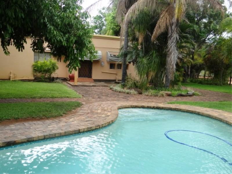 Tawana Overnight Guesthouse Reserve Your Hotel, SelfCatering, or Bed