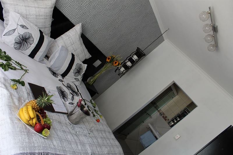 Africa Paradise Airport Guest Lodge and Travel Centre