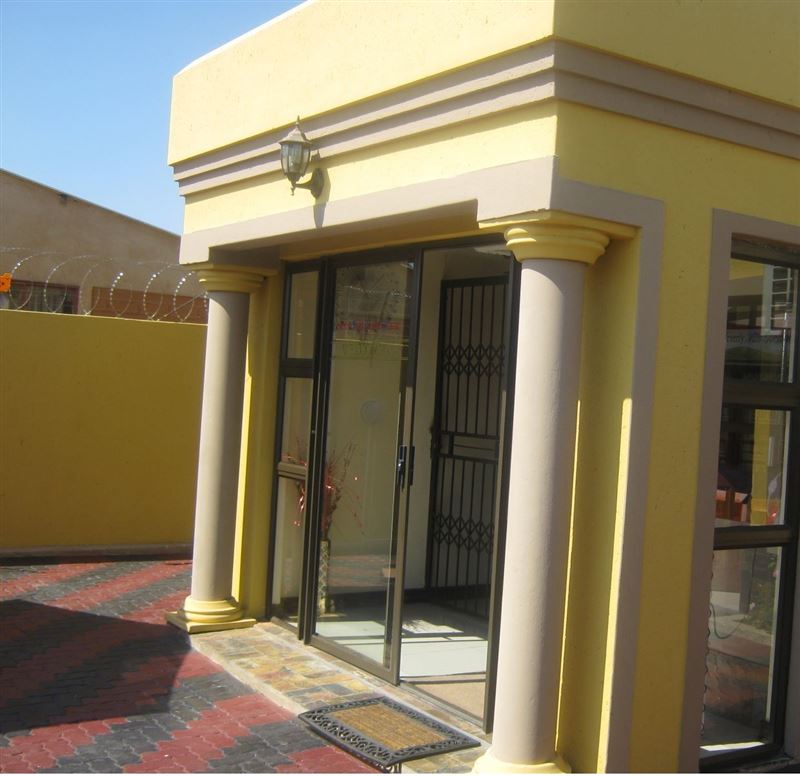 Beverly Hills Guest House