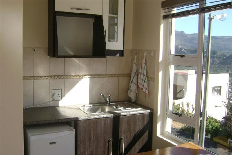 Selfcatering Bachelor Pad, Fish Hoek Reserve Your Hotel, Self