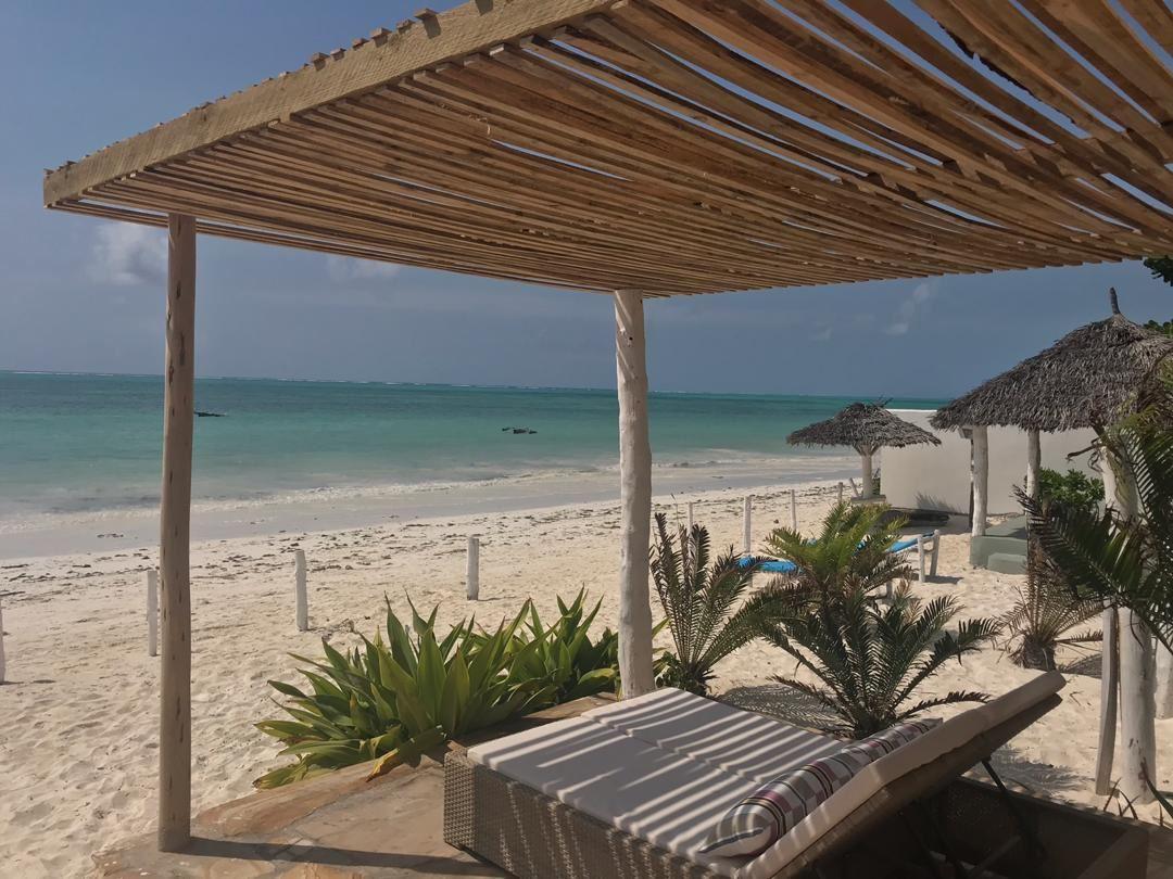 Barefoot Beach house, pool, Chef! Affordable Deals Book Self