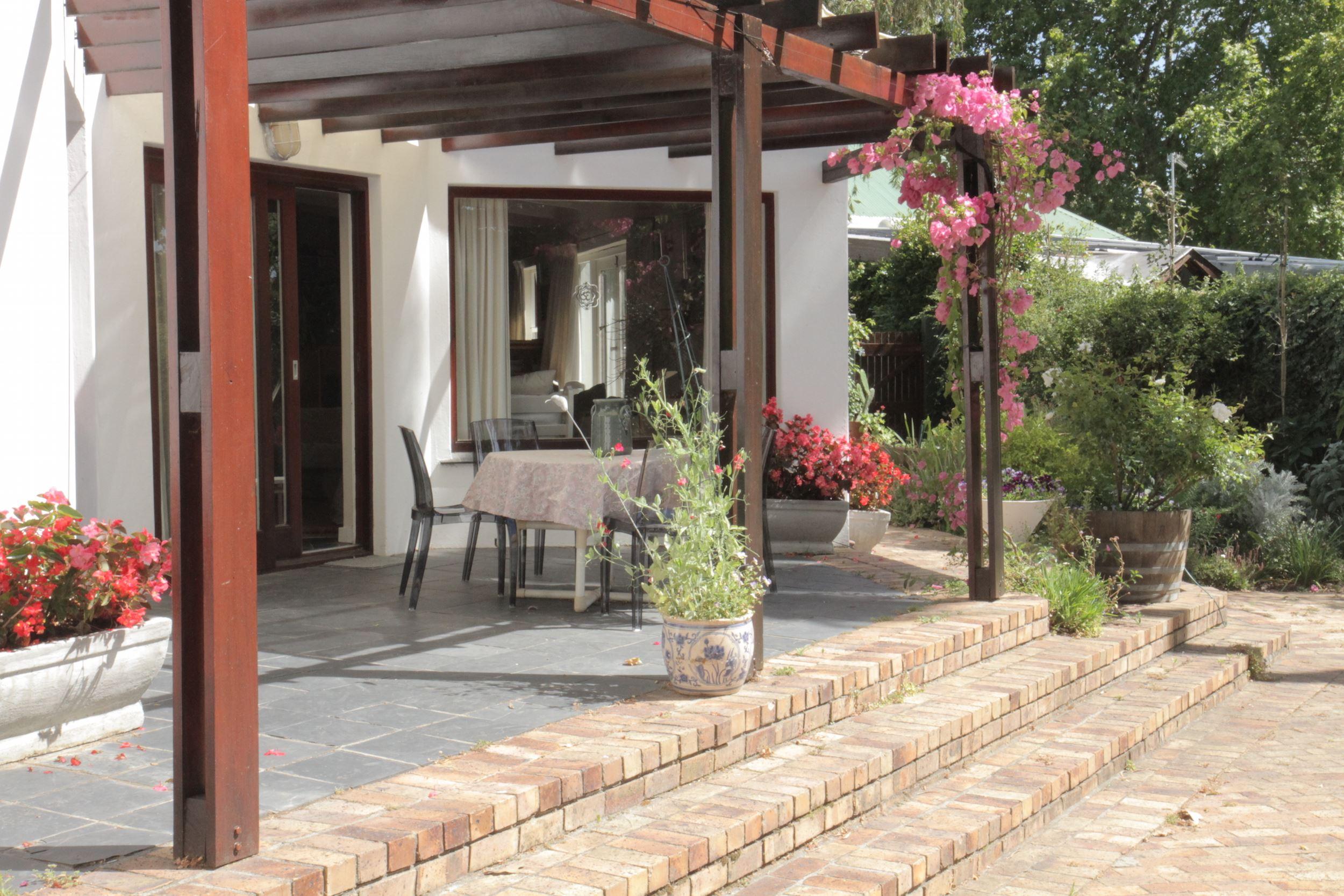 Airlie Cottage Secure Your Hotel, SelfCatering, or Bed and Breakfast