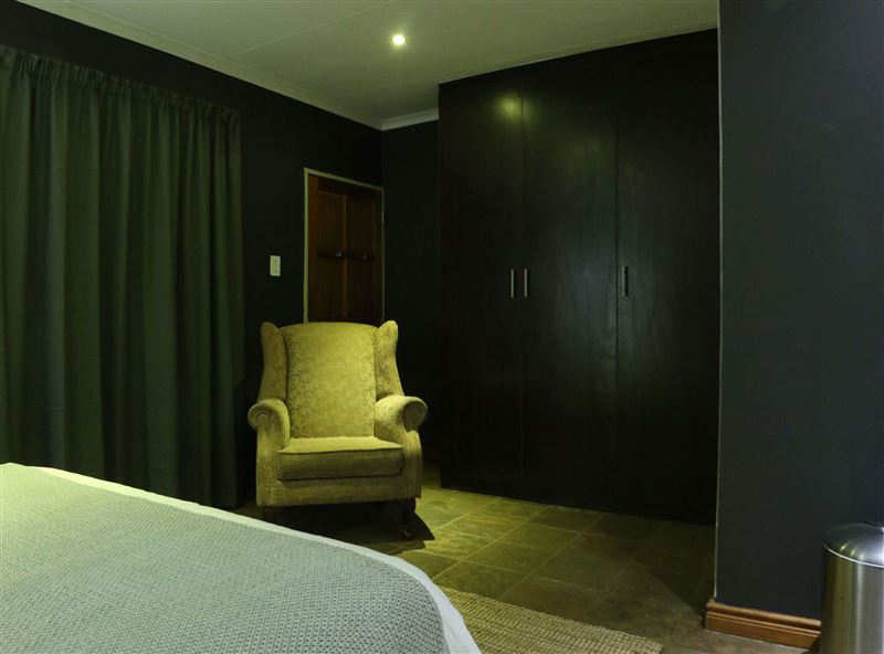 Menlo Park Bachelor Apartments Secure Your Hotel, SelfCatering, or