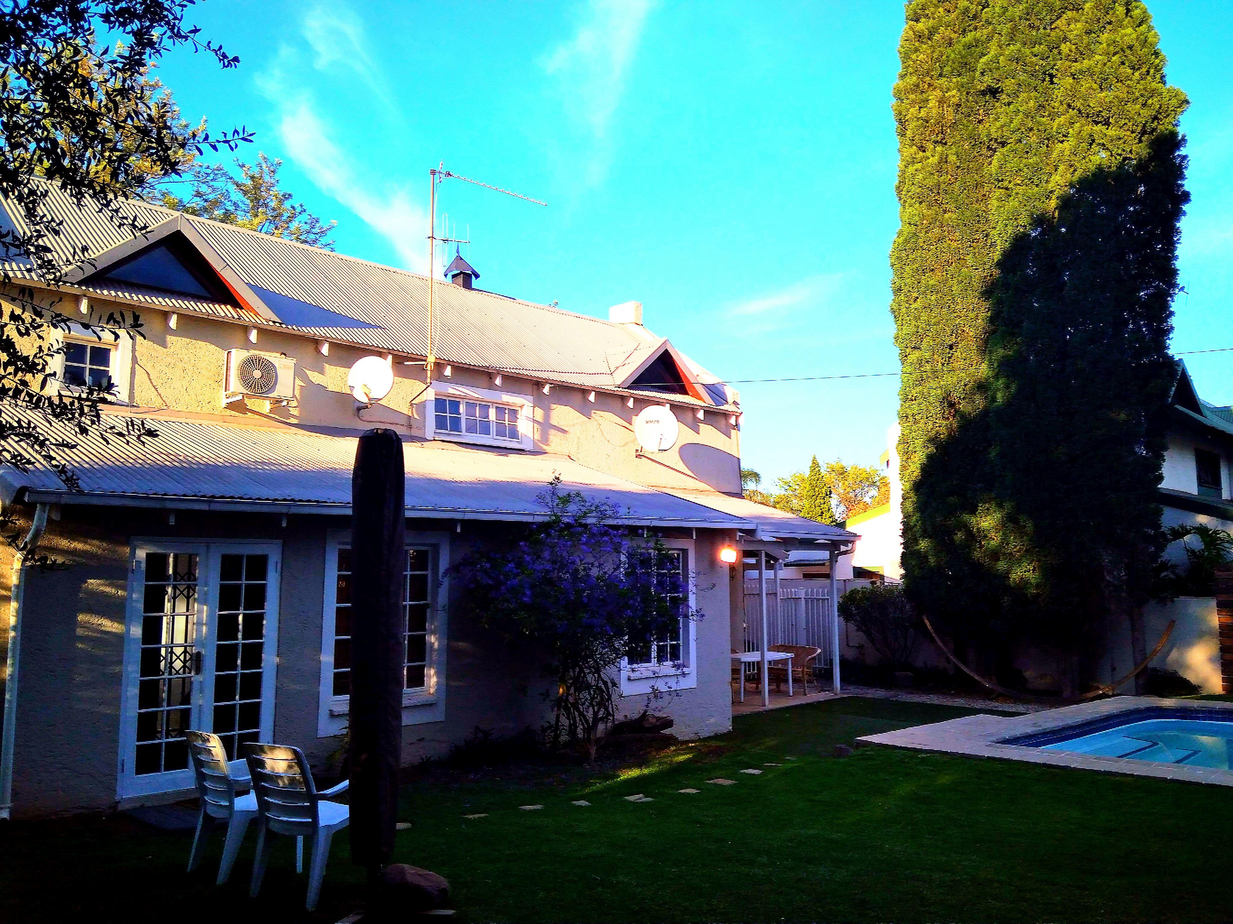 Cottage Guesthouse Get the Best Deal Book Self