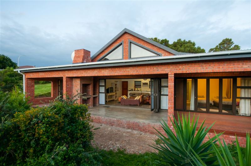 Jeffreys Bay Garden House