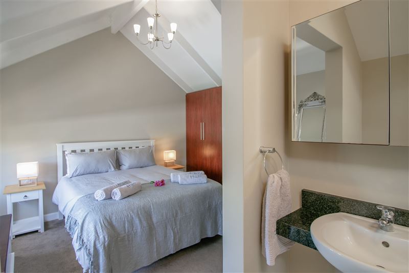 Blue Moon Apartment Find Your Perfect Lodging, SelfCatering, or Bed