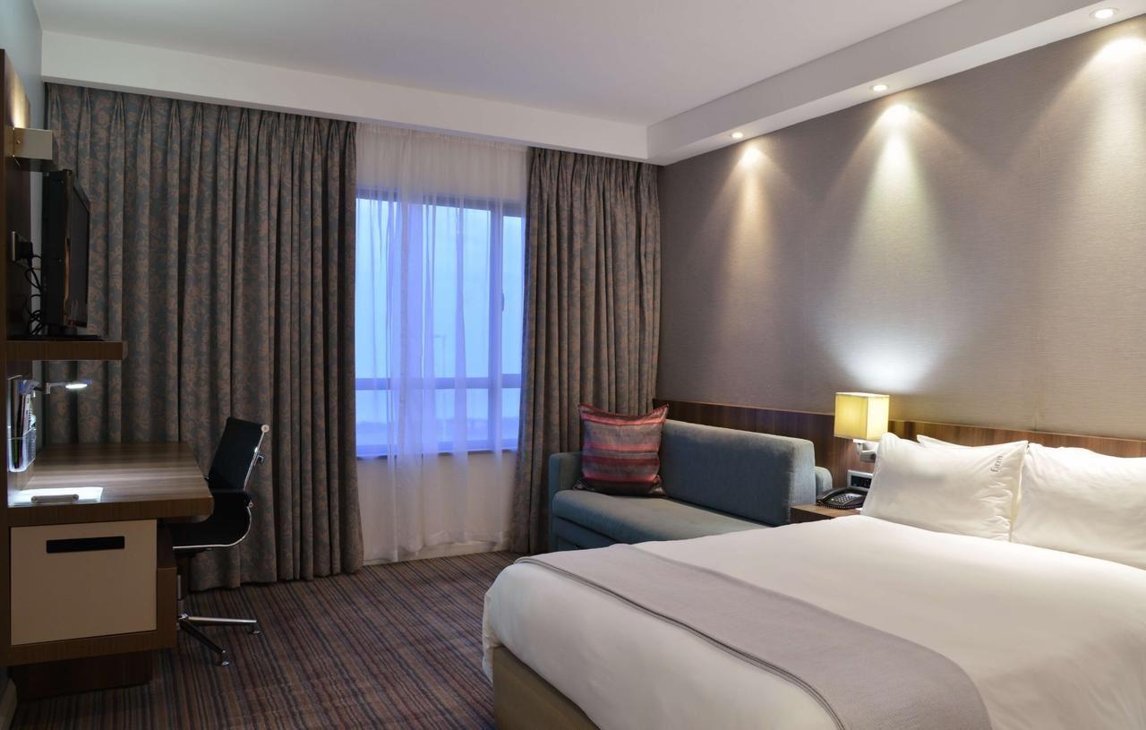 Holiday Inn Express Durban Umhlanga Reserve Your Hotel, SelfCatering