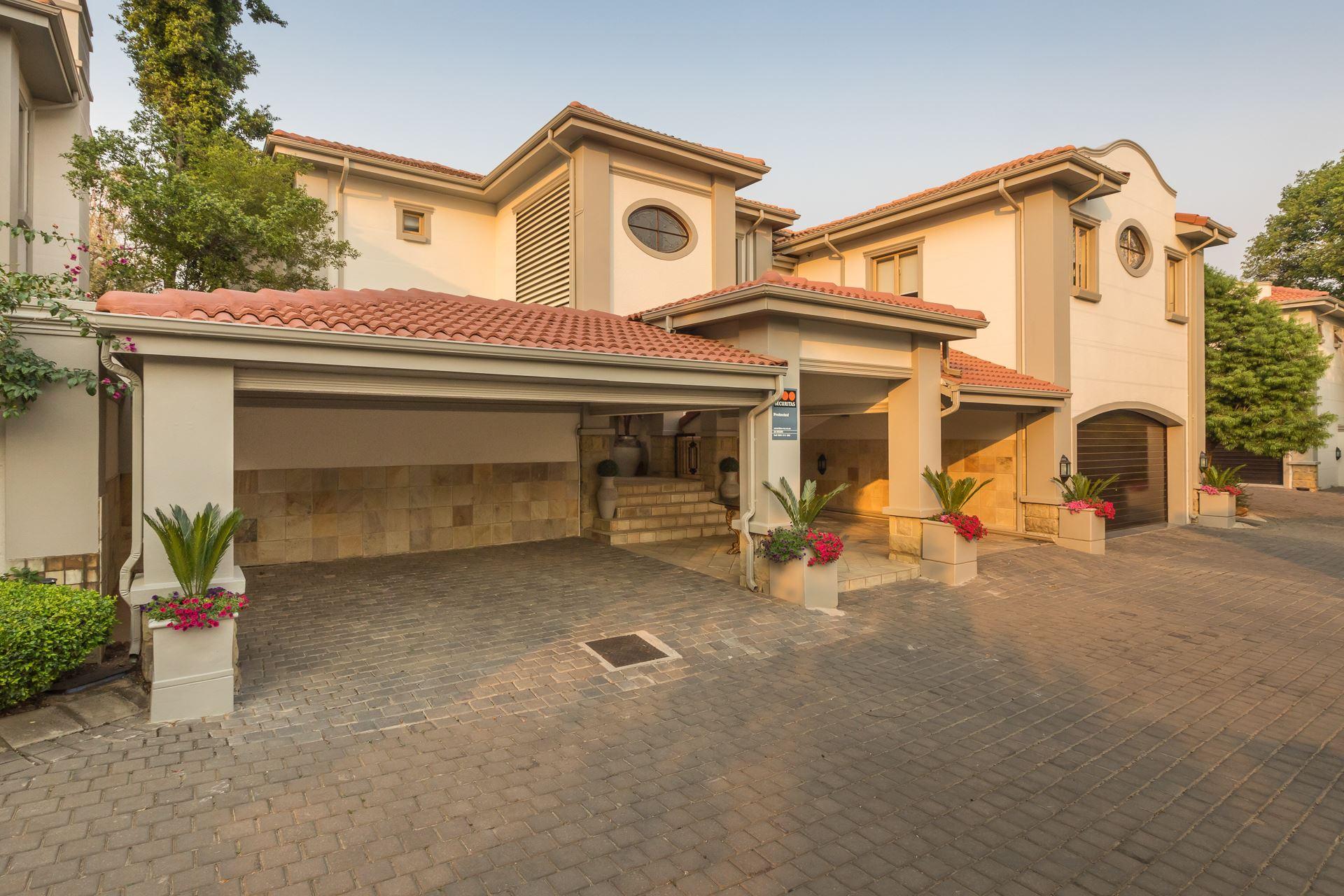 Beautiful Bryanston Secure Your Holiday, SelfCatering, or Bed and