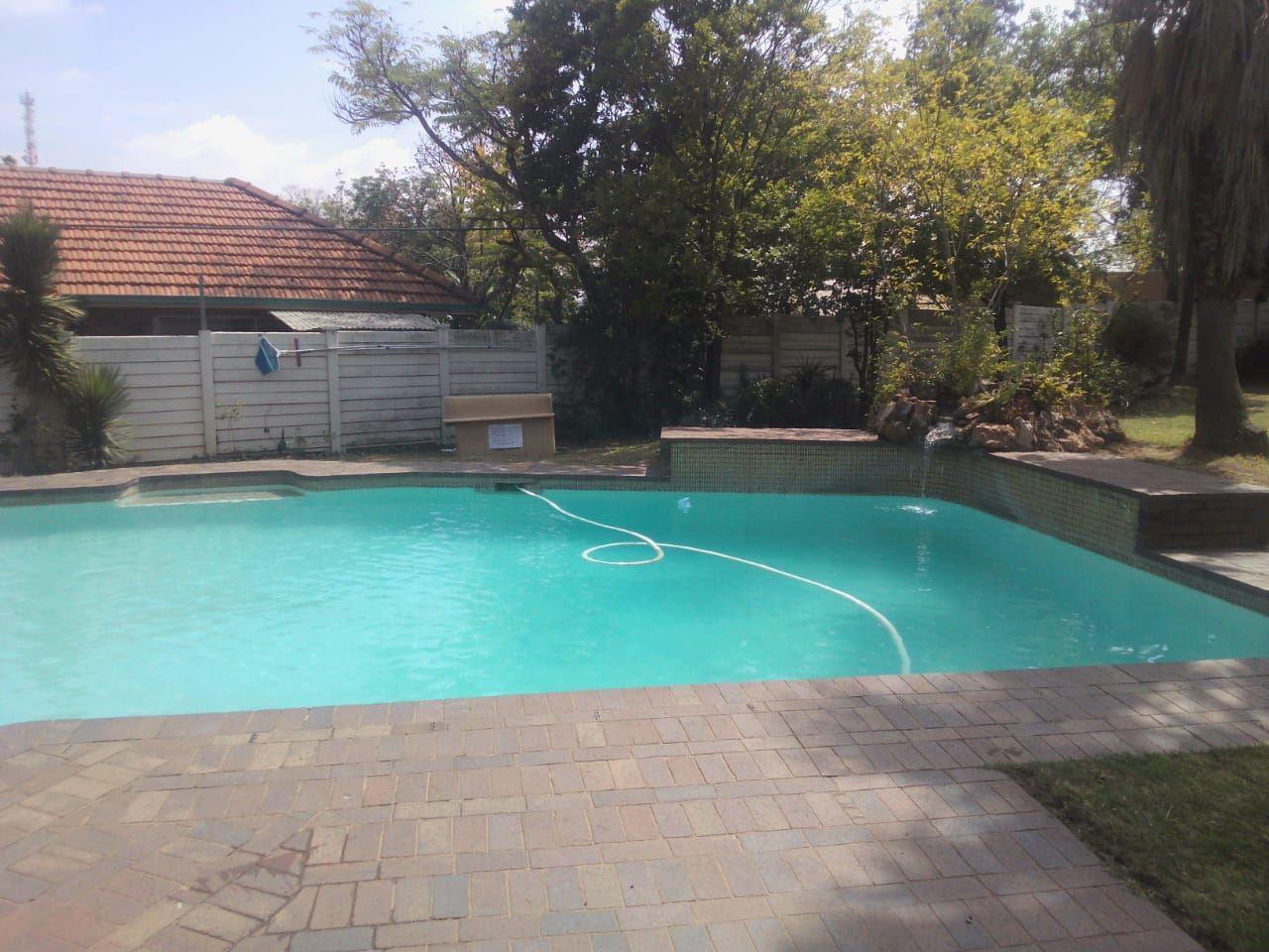 Fourways Backpackers Lodge Book Your Dream SelfCatering or Bed and