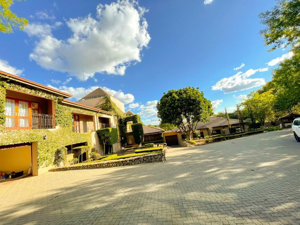 Ikhaya Lesizwe Guest House Bryanston Get the Best Deal