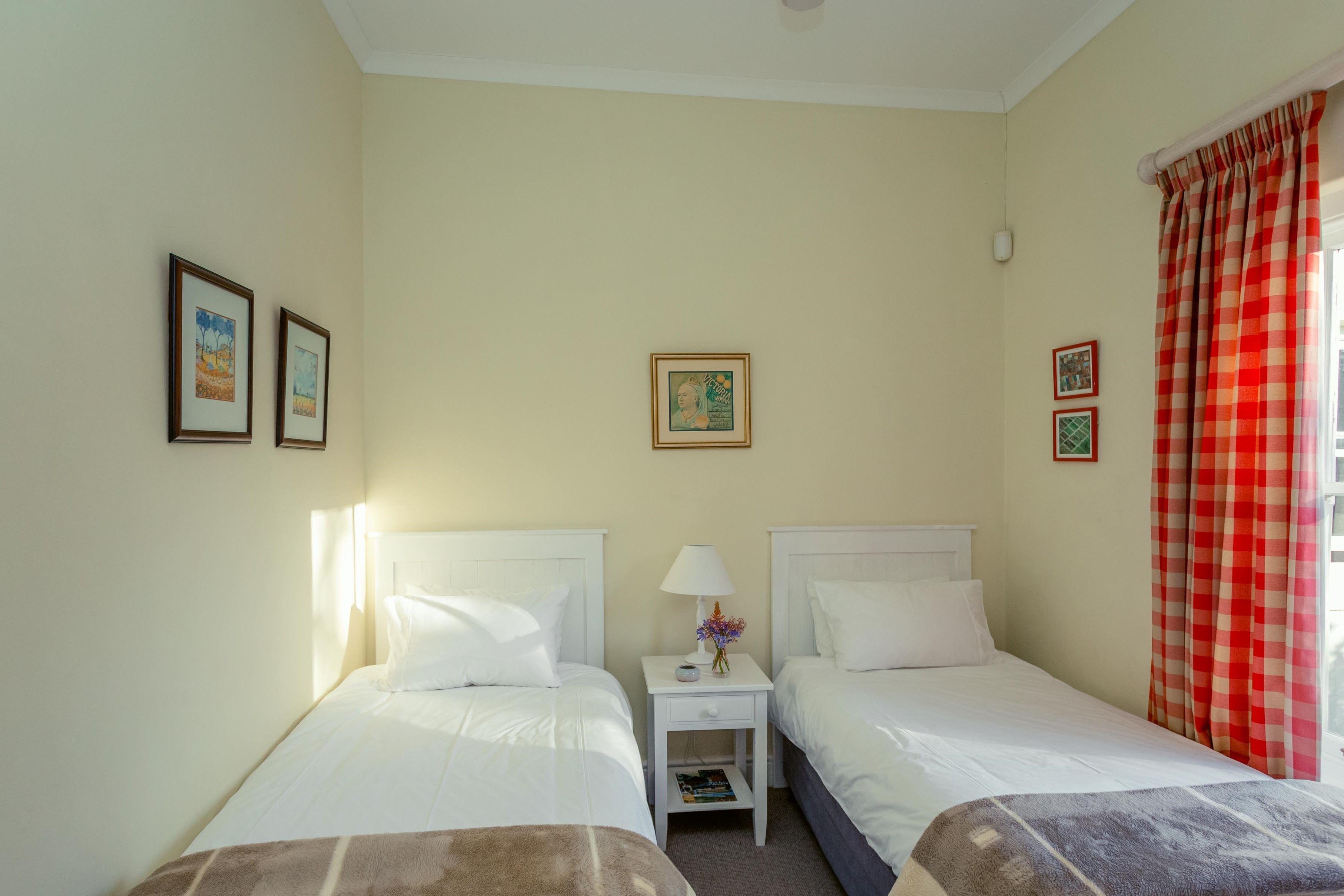 Reed Cottage at Stanford Secure Your Hotel, SelfCatering, or Bed and