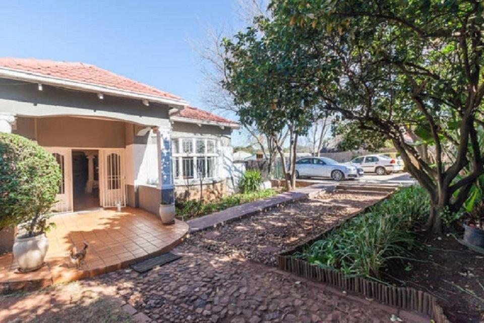 Sunbury House Affordable Deals Book SelfCatering or Bed and