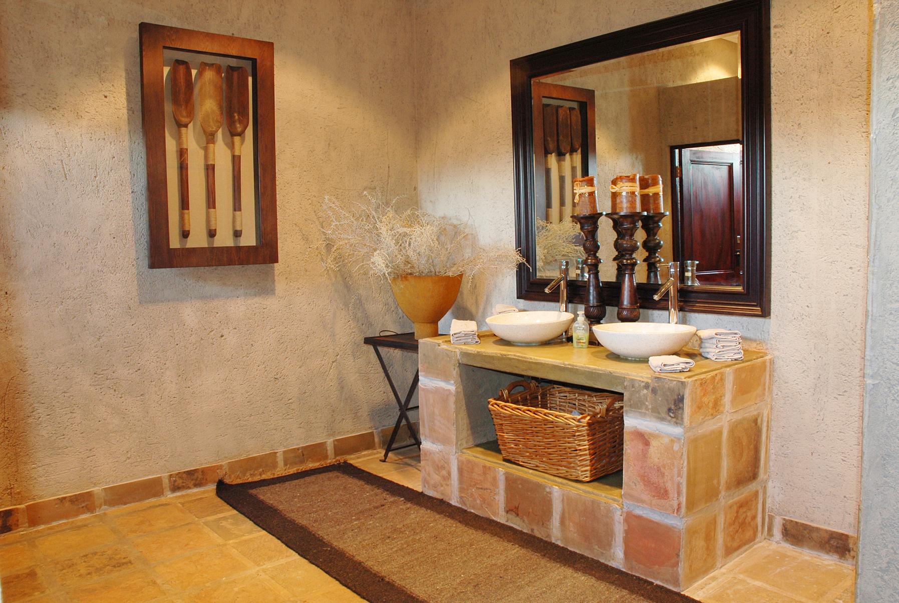 Ingudlane Lodge Secure Your Hotel, SelfCatering, or Bed and