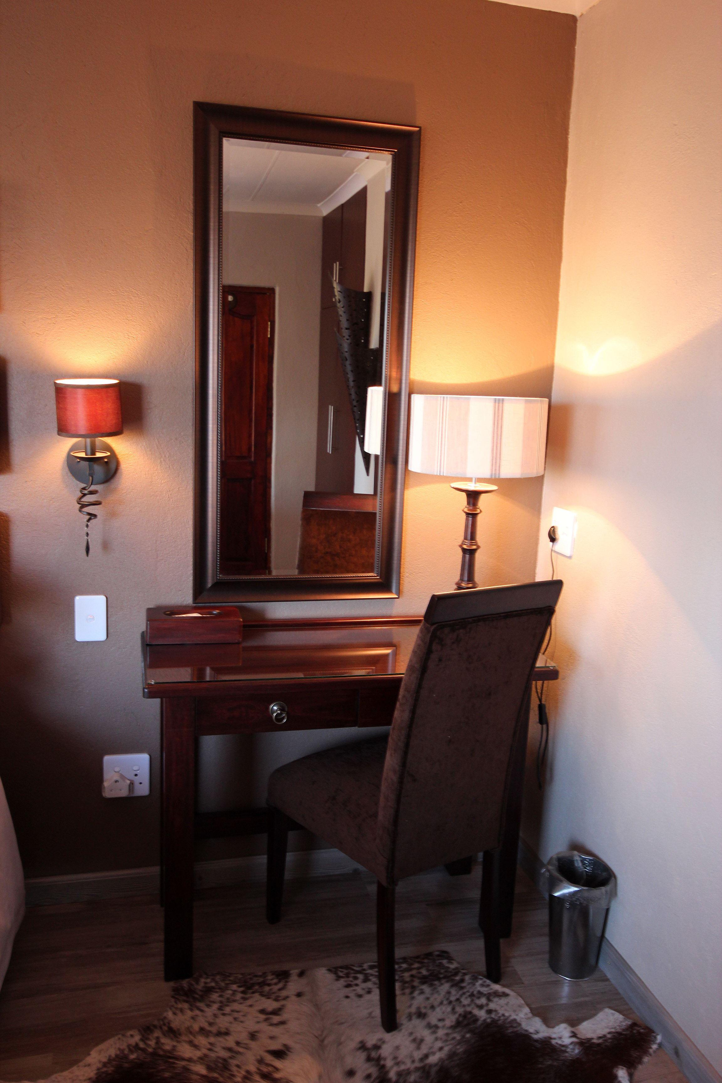 Ingudlane Lodge Secure Your Hotel, SelfCatering, or Bed and