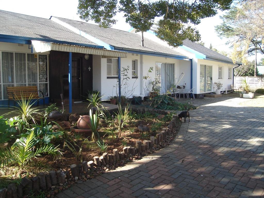 Garden Corner Guest House Budget Deals and Offers Book Now!