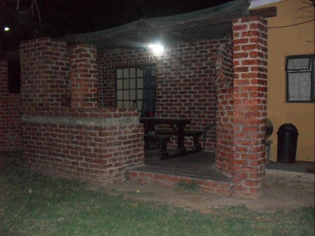 Lorraine's Guest House Book Your Dream SelfCatering or Bed and